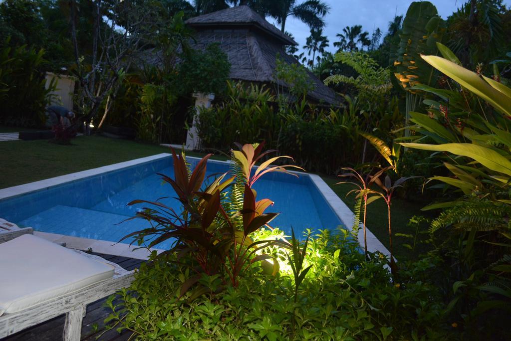 Villa Raquel Seminyak Rum bild